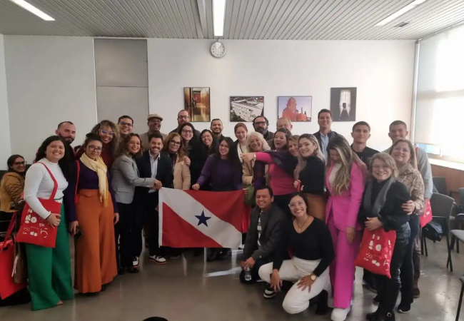 Defensora Pública Anna Izabel Santos e Defensor Público Daniel Sabbag apresentaram suas pesquisas de mestrado em Portugal